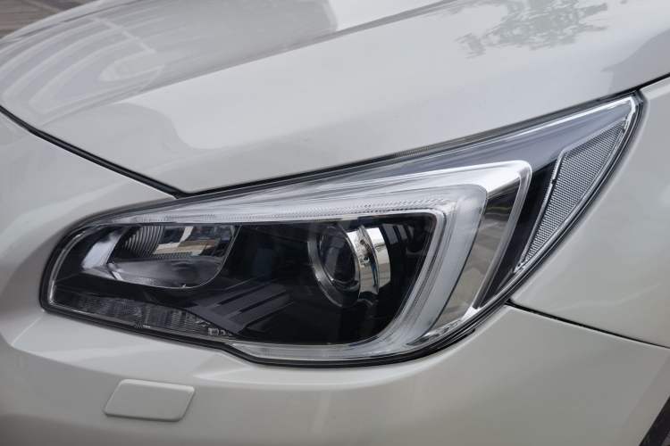 Used Subaru Outback 2015 2.5i Sport Navigation Edition Exterior 9