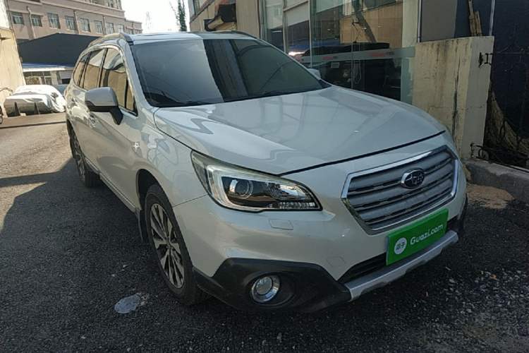 Used Subaru Outback 2015 2.5i Sport Navigation Edition Front Right 45 Deg