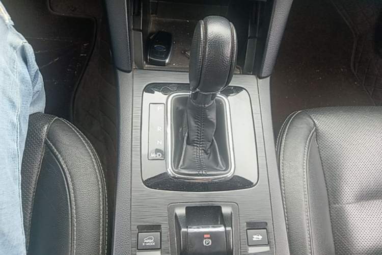 Used Subaru Outback 2015 2.5i Sport Navigation Edition Gear Lever