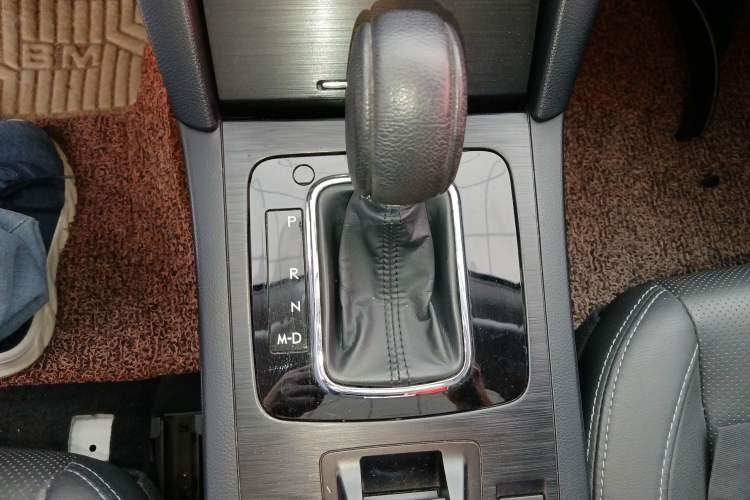 Used Subaru Outback 2015 2.5i Sport Navigation Edition Gear Lever