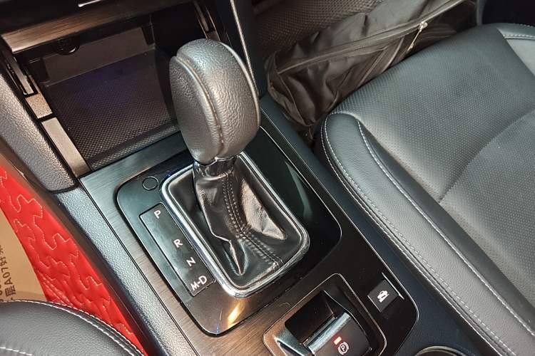 Used Subaru Outback 2015 2.5i Sport Navigation Edition Gear Lever