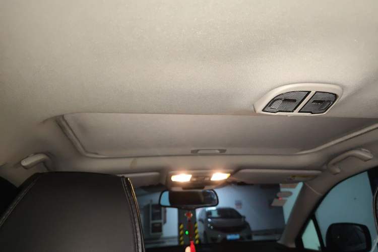 Used Subaru Outback 2015 2.5i Luxury Navigation Edition Headliner