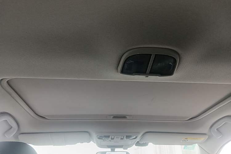 Used Subaru Outback 2015 2.5i Sport Navigation Edition Headliner