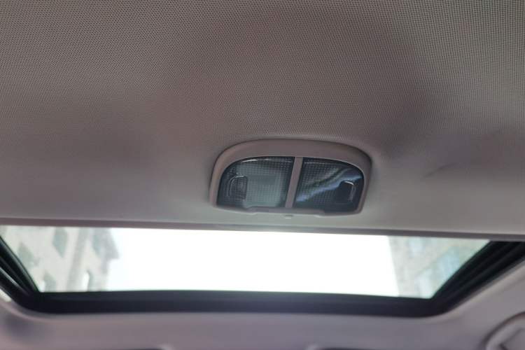 Used Subaru Outback 2015 2.0DIT Prestige Edition Headliner