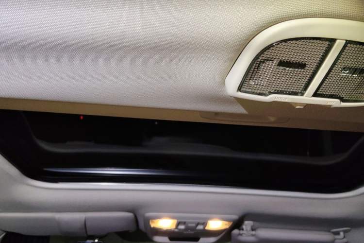 Used Subaru Outback 2015 2.5i Sport Navigation Edition Headliner