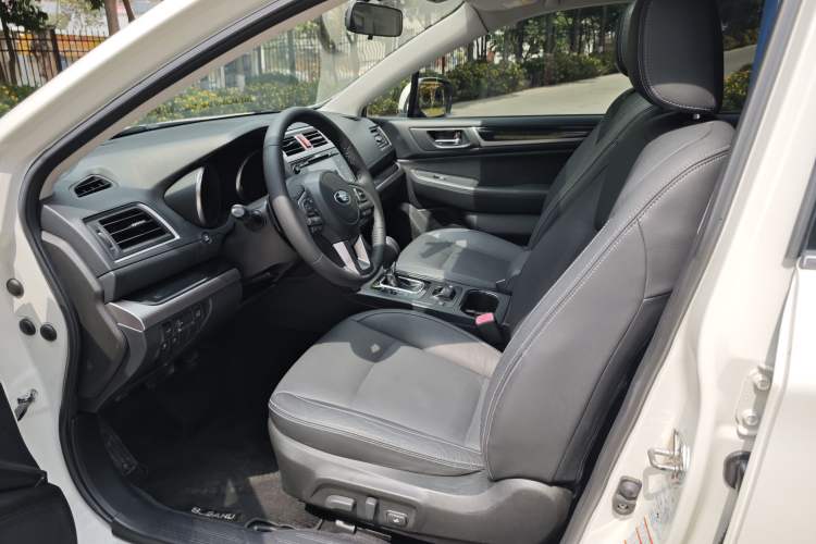 Used Subaru Outback 2015 2.5i Sport Navigation Edition Interior 1
