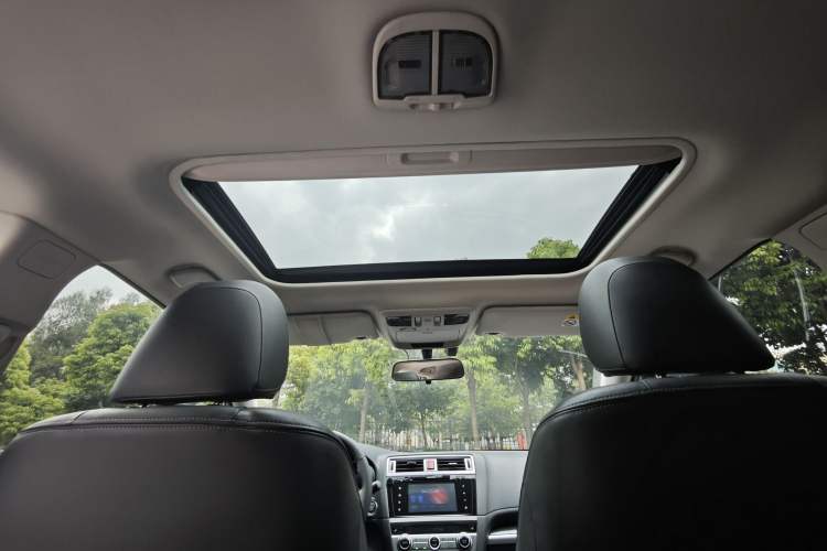 Used Subaru Outback 2015 2.5i Sport Navigation Edition Interior 10