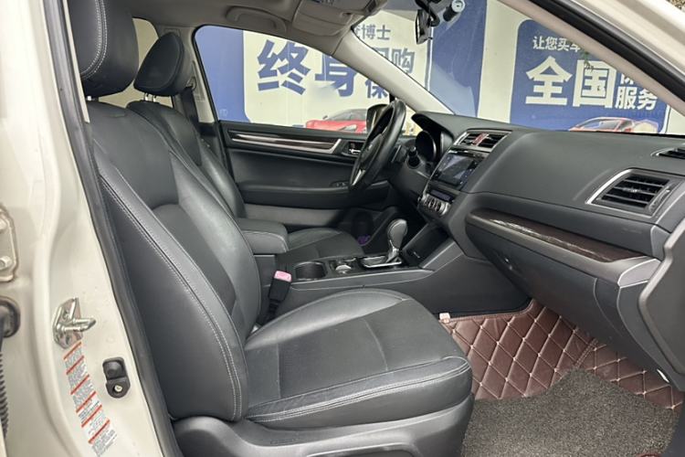 Used Subaru Outback 2015 2.5i Luxury Navigation Edition Interior 10