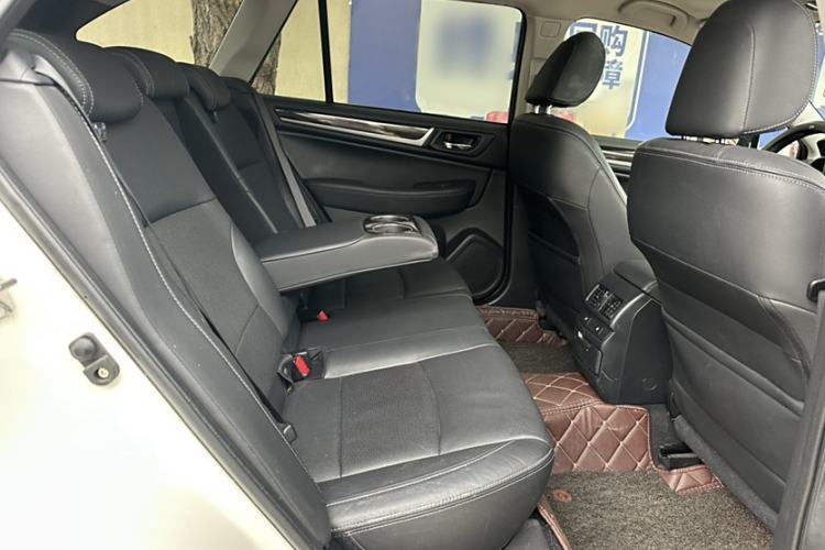 Used Subaru Outback 2015 2.5i Luxury Navigation Edition Interior 11