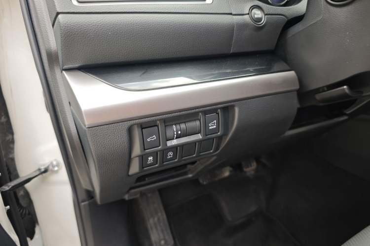 Used Subaru Outback 2015 2.5i Sport Navigation Edition Interior 13
