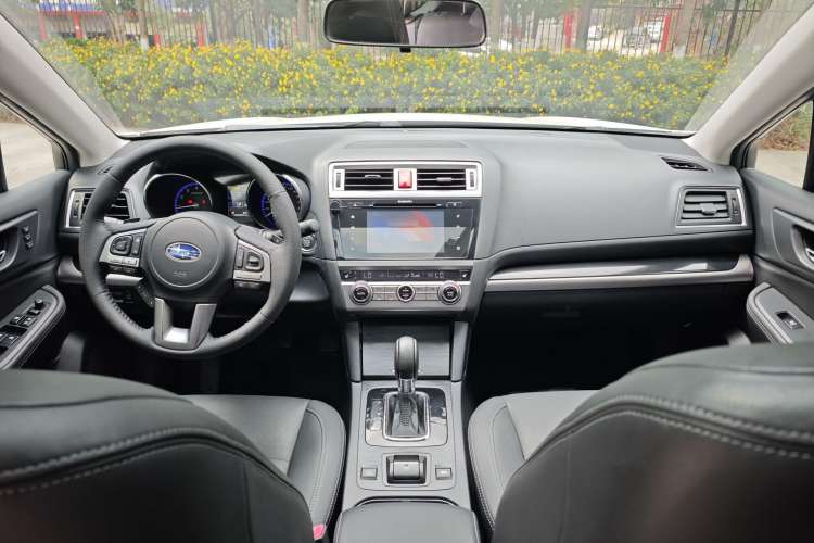 Used Subaru Outback 2015 2.5i Sport Navigation Edition Interior 2