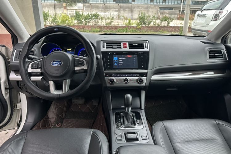 Used Subaru Outback 2015 2.5i Luxury Navigation Edition Interior 2