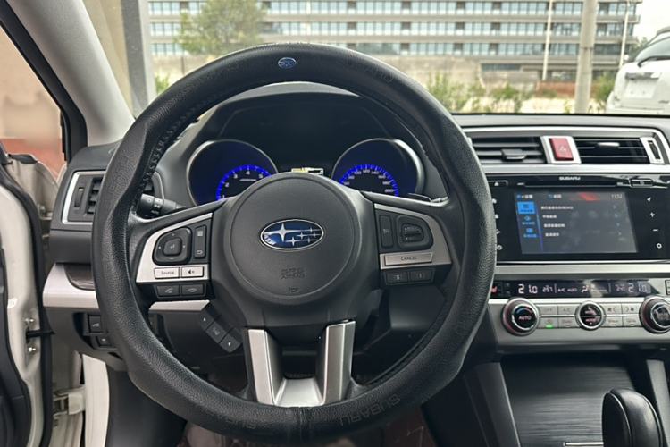 Used Subaru Outback 2015 2.5i Luxury Navigation Edition Interior 3