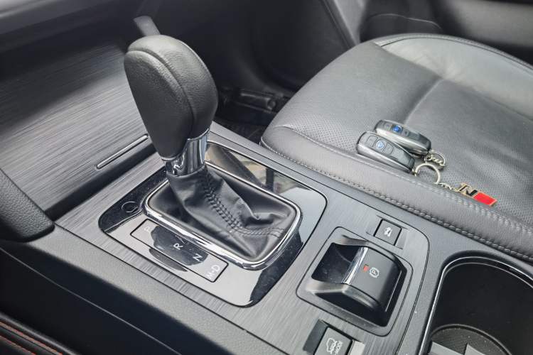 Used Subaru Outback 2015 2.5i Sport Navigation Edition Interior 5