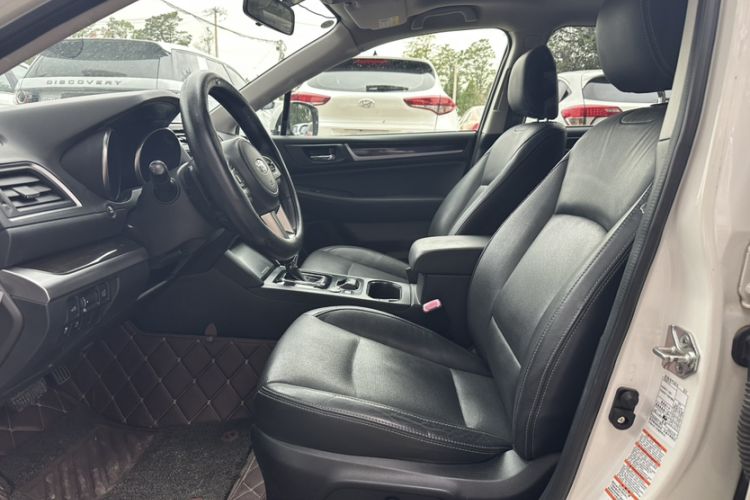 Used Subaru Outback 2015 2.5i Luxury Navigation Edition Interior 6
