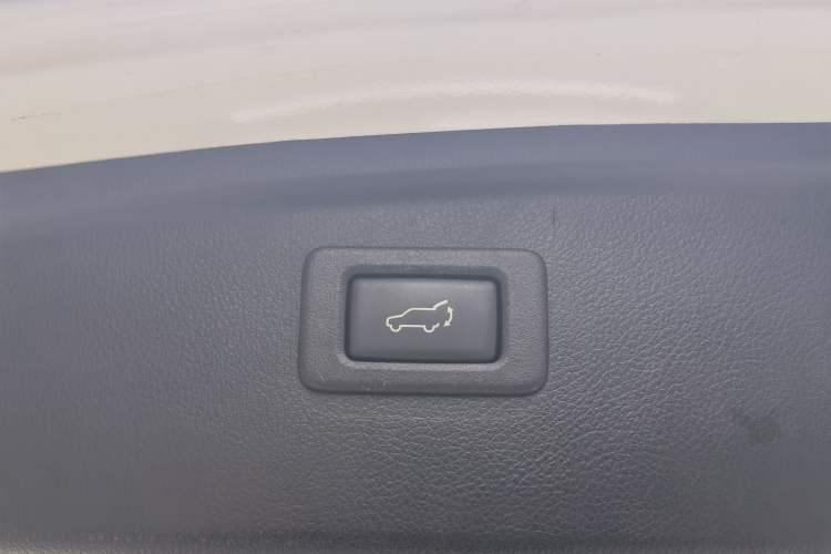 Used Subaru Outback 2015 2.5i Sport Navigation Edition Interior 6