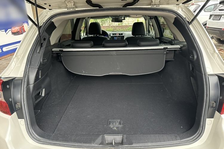 Used Subaru Outback 2015 2.5i Luxury Navigation Edition Interior 9