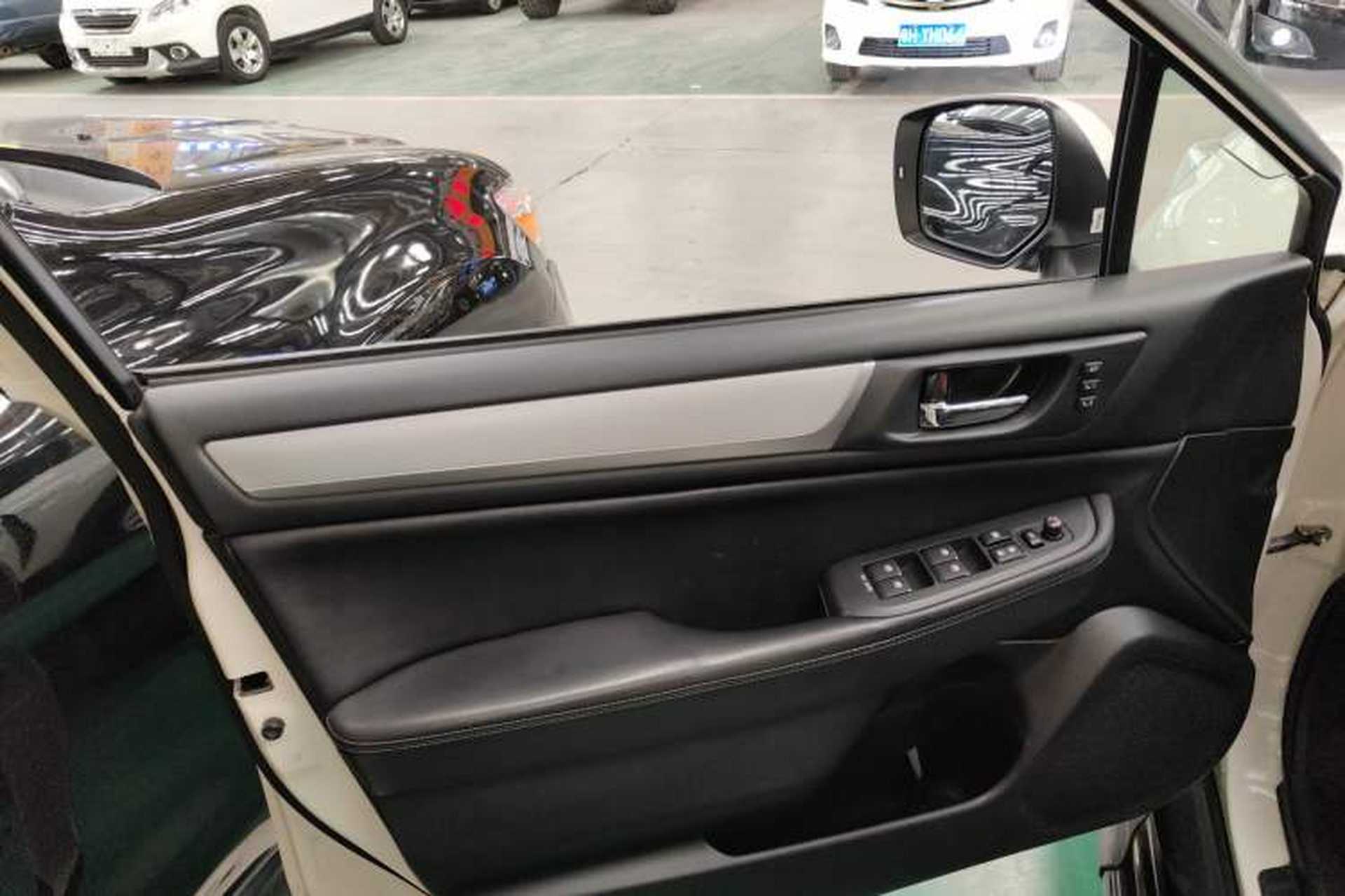 Used Subaru Outback 2015 2.5i Classic Edition Left Front Door Interior