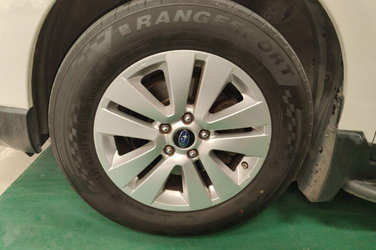 Used Subaru Outback 2015 2.5i Classic Edition Left Front Wheel Hub