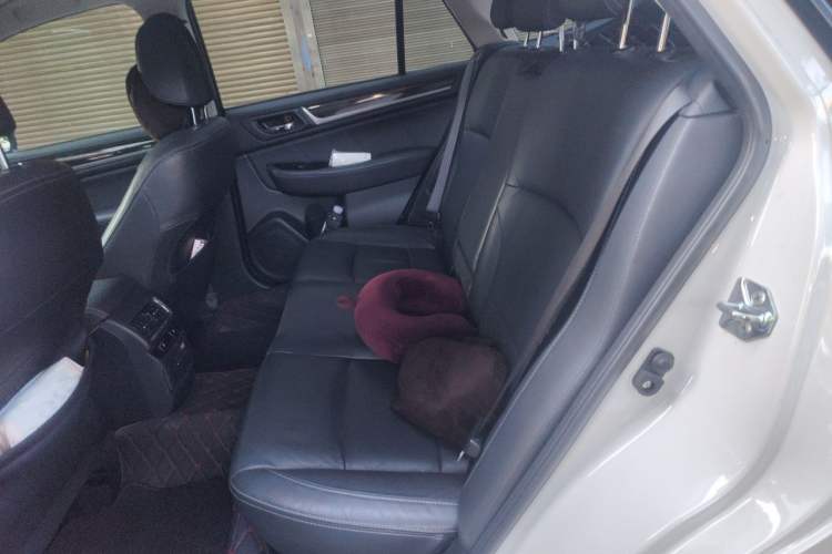 Used Subaru Outback 2015 2.5i Luxury Navigation Edition Left Rear Seat