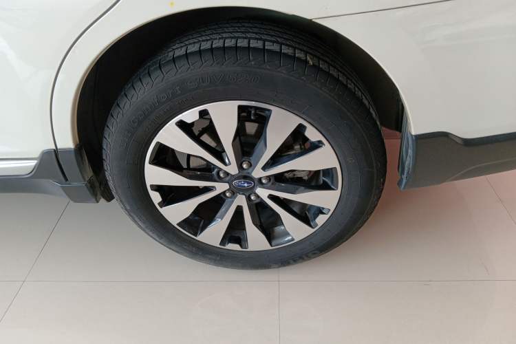 Used Subaru Outback 2015 2.5i Sport Navigation Edition Left Rear Wheel Hub