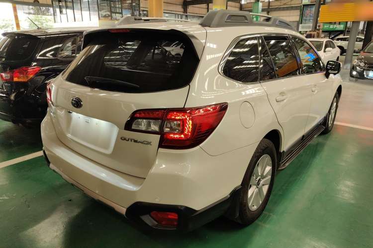 Used Subaru Outback 2015 2.5i Classic Edition Rear Right 45 Deg