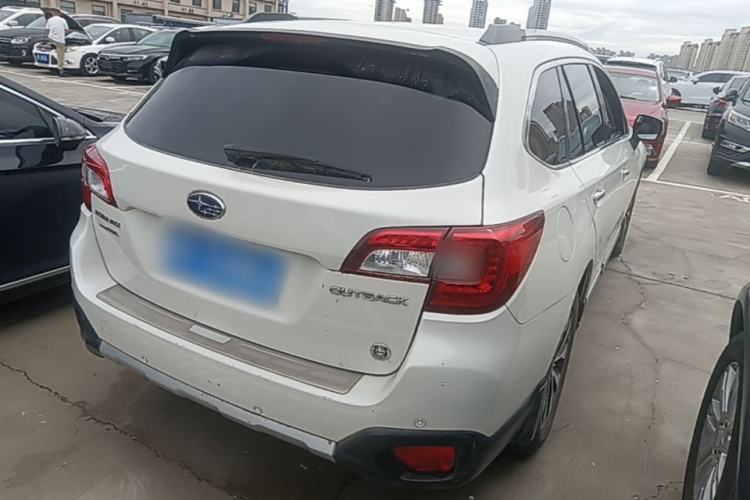 Used Subaru Outback 2015 2.5i Sport Navigation Edition Rear Right 45 Deg