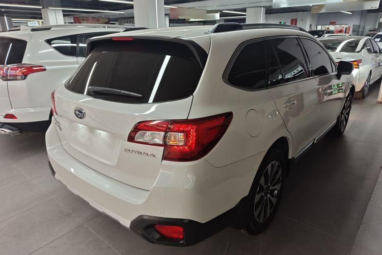 Used Subaru Outback 2015 2.5i Sport Navigation Edition Rear Right 45 Deg