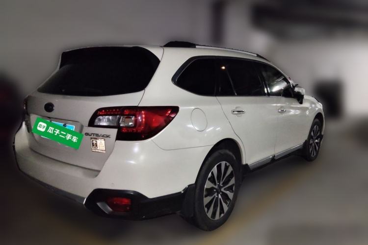 Used Subaru Outback 2015 2.5i Sport Navigation Edition Rear Right 45 Deg