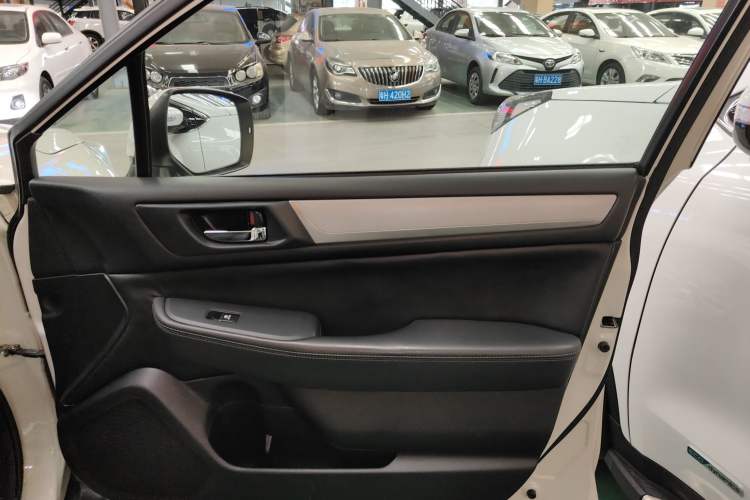 Used Subaru Outback 2015 2.5i Classic Edition Right Front Door Interior
