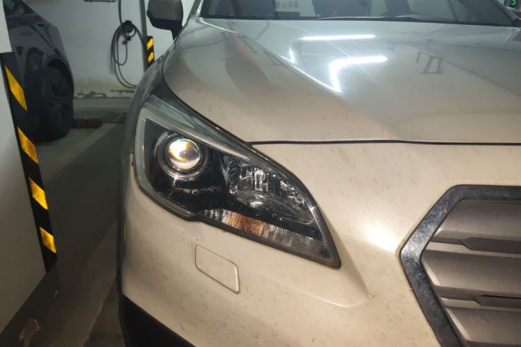 Used Subaru Outback 2015 2.5i Luxury Navigation Edition Right Front Headlight