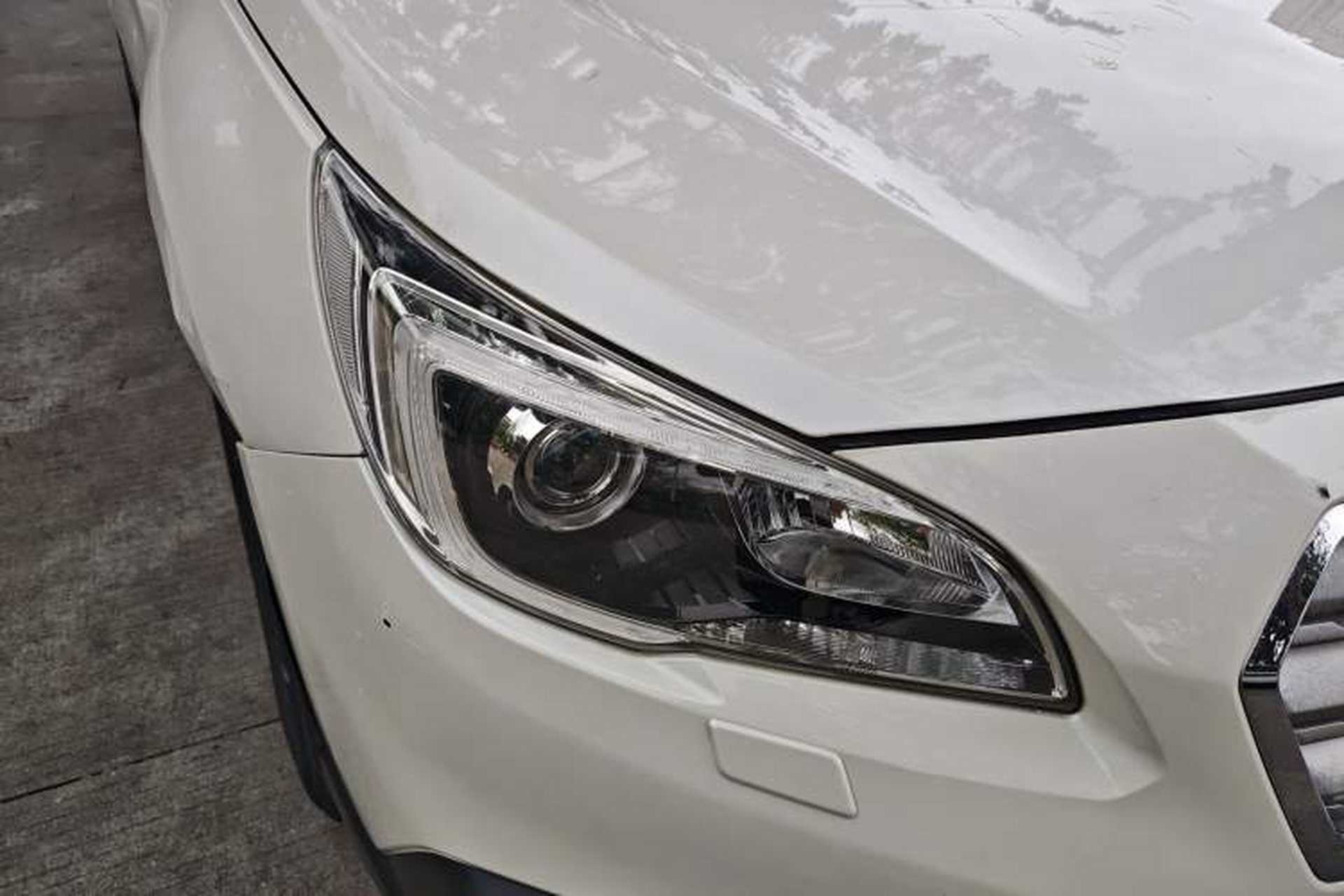 Used Subaru Outback 2015 2.5i Luxury Navigation Edition Right Front Headlight