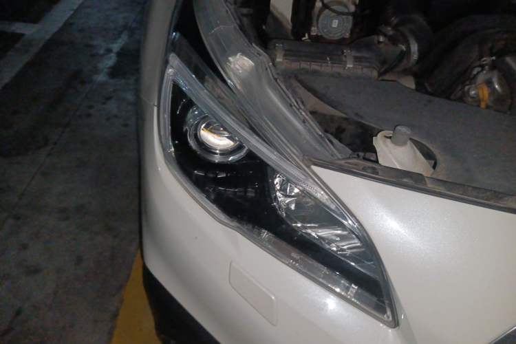 Used Subaru Outback 2015 2.5i Sport Navigation Edition Right Front Headlight