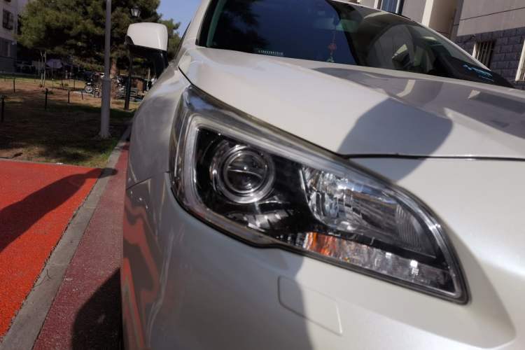 Used Subaru Outback 2015 2.0DIT Prestige Edition Right Front Headlight
