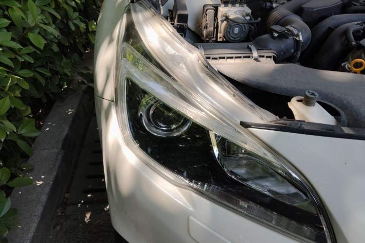 Used Subaru Outback 2015 2.5i Sport Navigation Edition Right Front Headlight