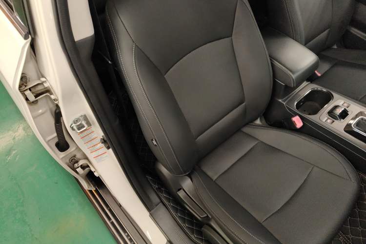Used Subaru Outback 2015 2.5i Classic Edition Right Front Seat