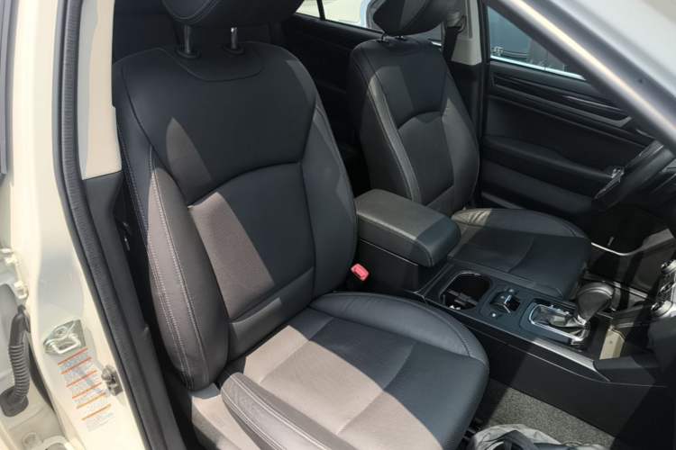 Used Subaru Outback 2015 2.5i Sport Navigation Edition Right Front Seat