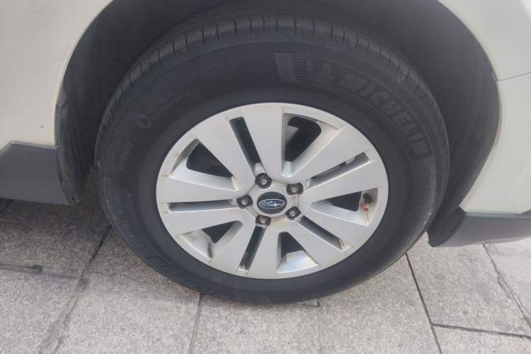 Used Subaru Outback 2015 2.5i Luxury Navigation Edition Right Front Wheel Hub
