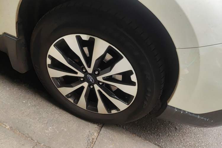 Used Subaru Outback 2015 2.5i Sport Navigation Edition Right Front Wheel Hub