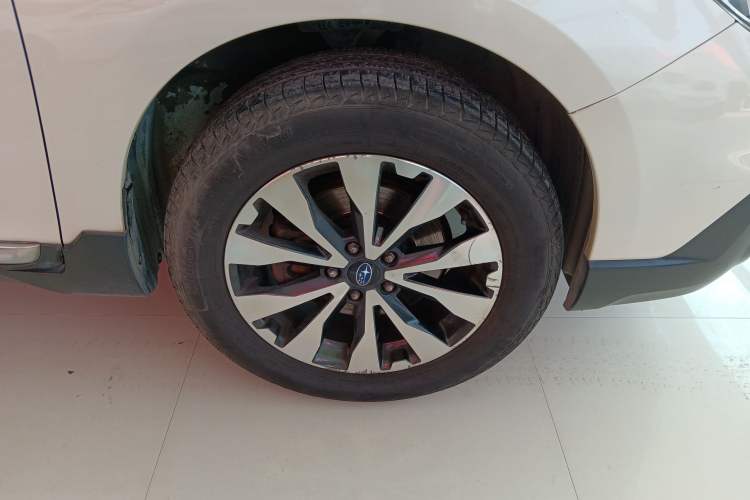 Used Subaru Outback 2015 2.5i Sport Navigation Edition Right Front Wheel Hub