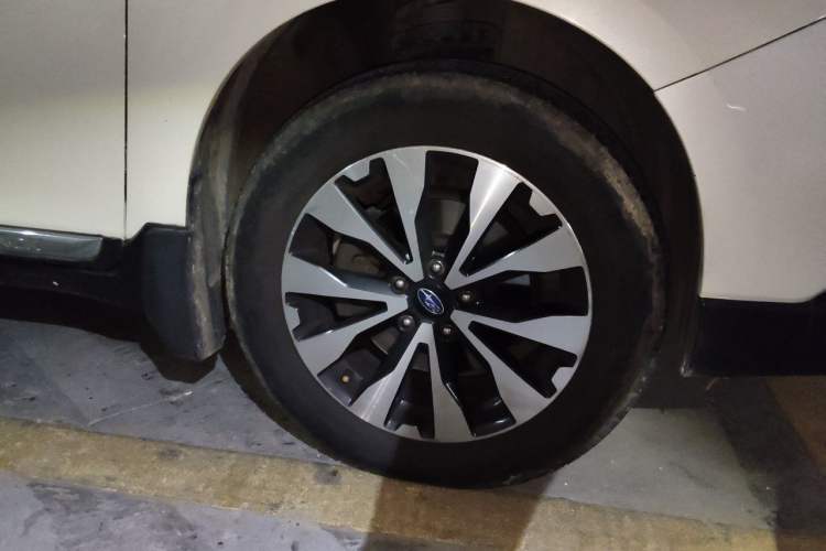 Used Subaru Outback 2015 2.5i Sport Navigation Edition Right Front Wheel Hub