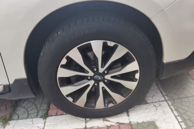Used Subaru Outback 2015 2.5i Sport Navigation Edition Right Front Wheel Hub
