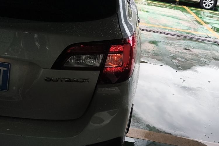 Used Subaru Outback 2015 2.5i Sport Navigation Edition Right Rear Taillight