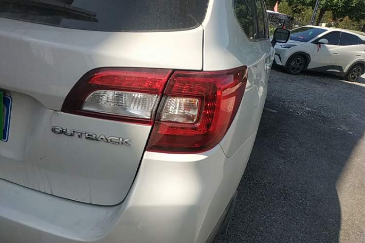 Used Subaru Outback 2015 2.5i Sport Navigation Edition Right Rear Taillight