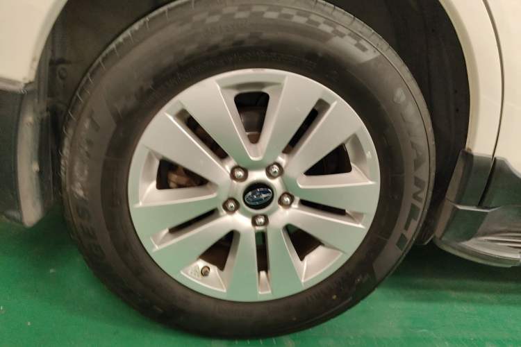 Used Subaru Outback 2015 2.5i Classic Edition Right Rear Wheel Hub