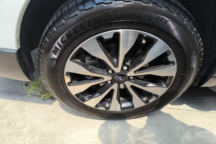 Used Subaru Outback 2015 2.5i Sport Navigation Edition Right Rear Wheel Hub
