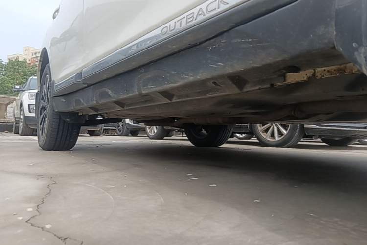 Used Subaru Outback 2015 2.5i Sport Navigation Edition Right Side Sill