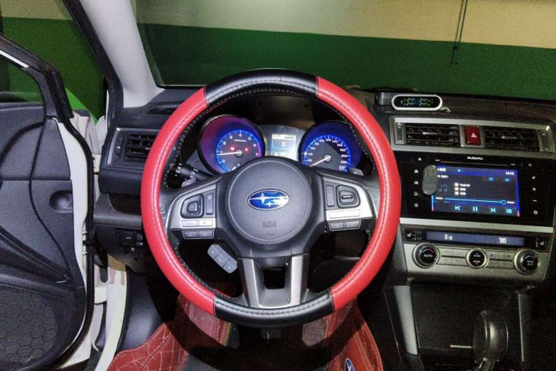 Used Subaru Outback 2015 2.5i Luxury Navigation Edition Steering Wheel