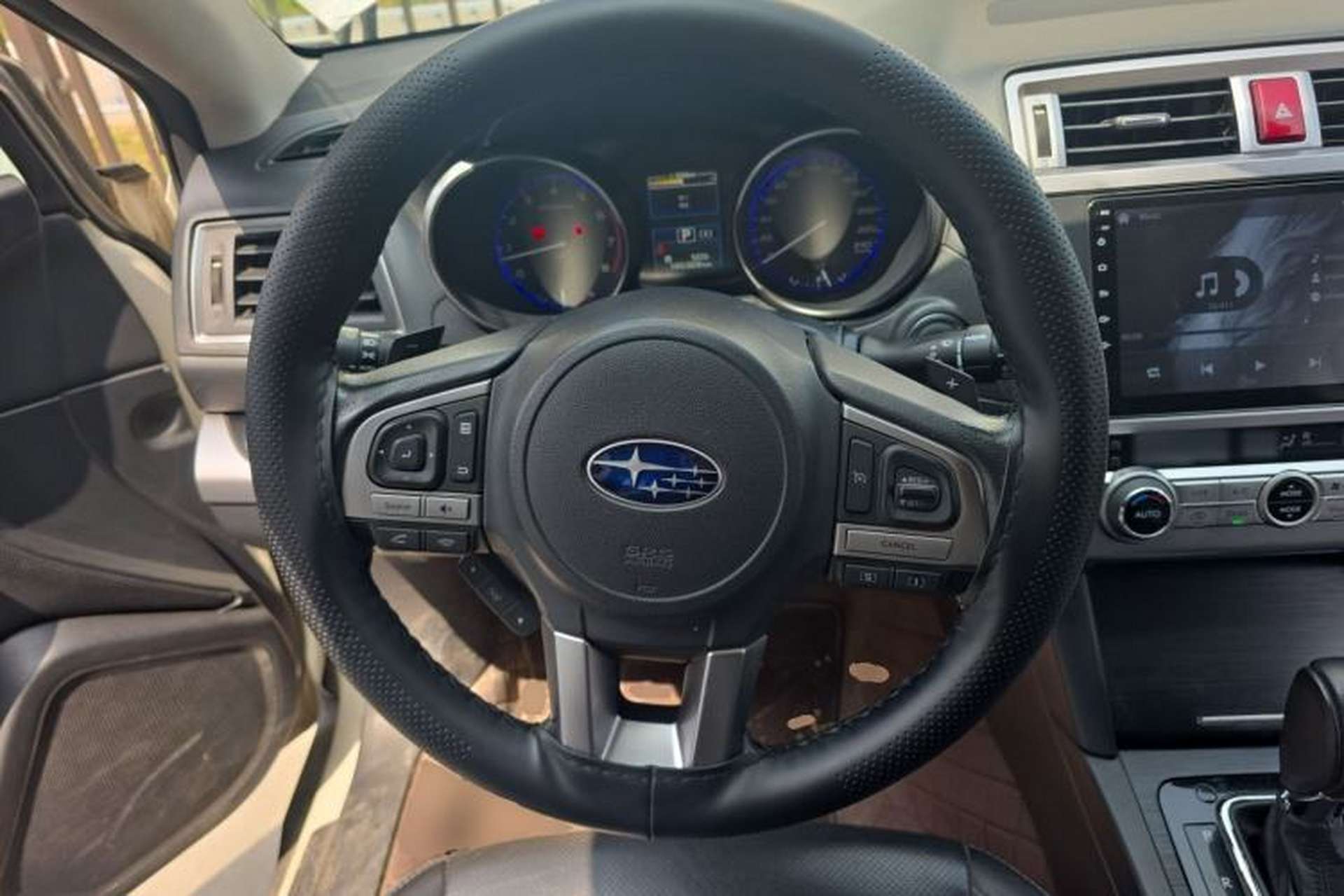 Used Subaru Outback 2015 2.5i Sport Navigation Edition Steering Wheel