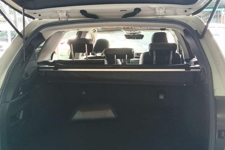 Used Subaru Outback 2015 2.5i Sport Navigation Edition Trunk